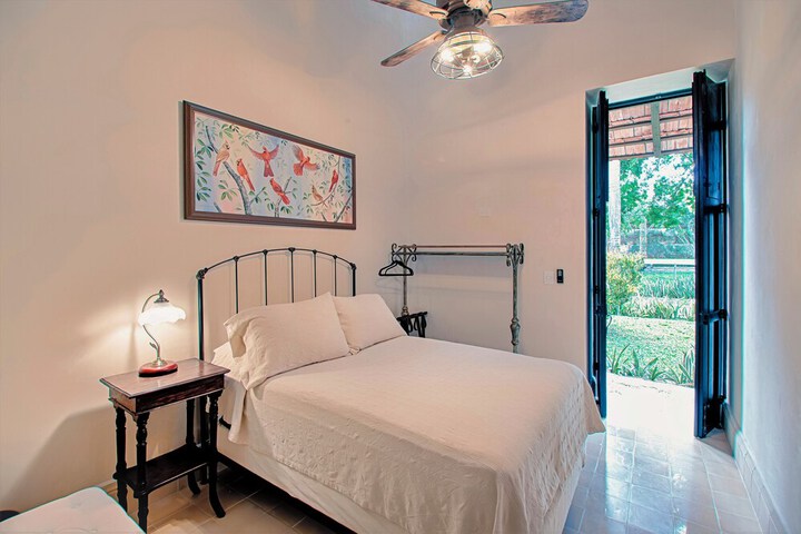 Room 2 of 26