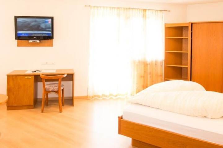Room 3 of 29