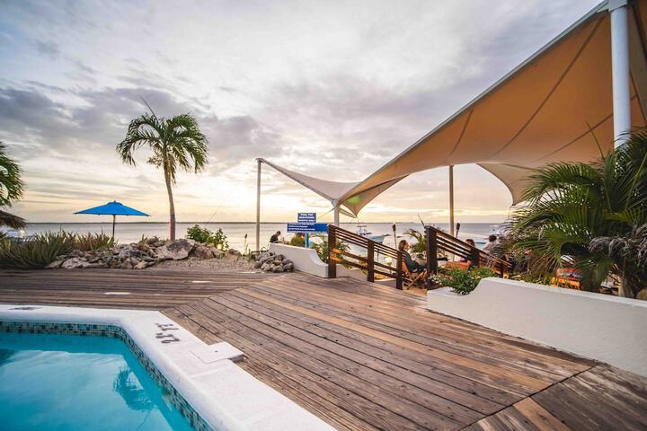 Pool Hotel