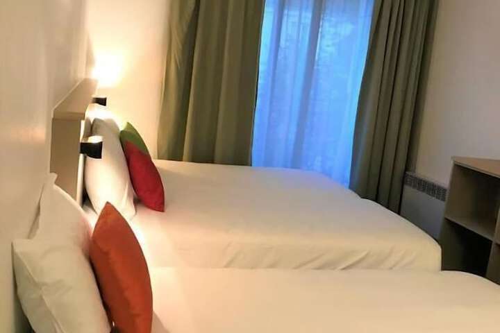 Room 16 of 54