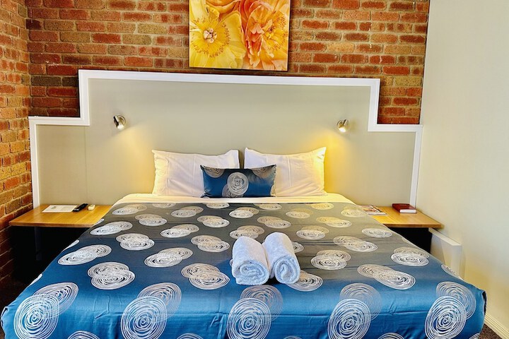 Room 11 of 21