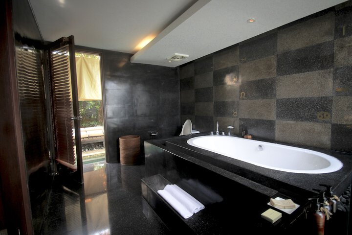 Room 14 of 28