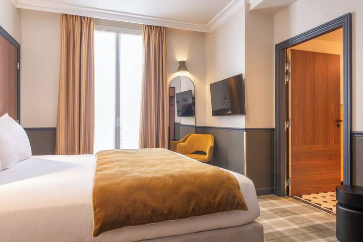 Room 28 of 46