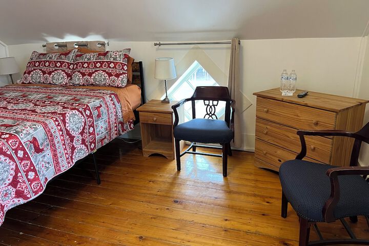 Room 49 of 103