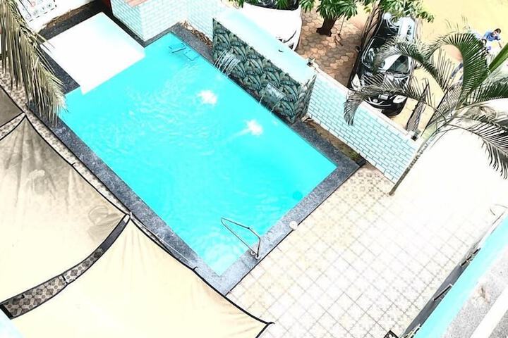Pool 7 of 15
