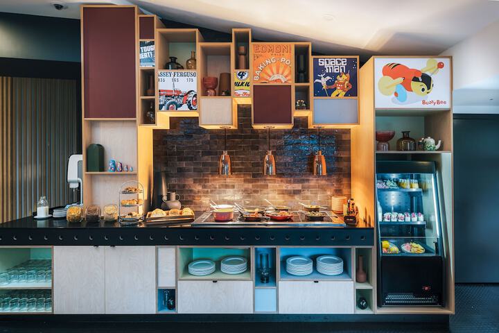Breakfast area