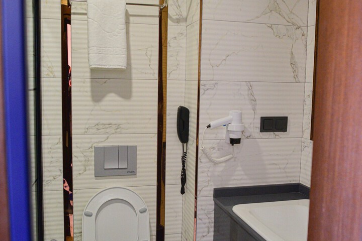 Room 16 of 23