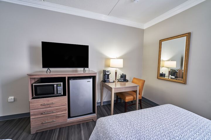 2 Double Beds (5 of 5)