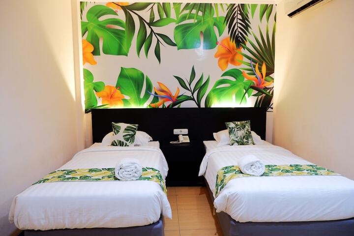 Room 13 of 21