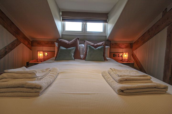 Room 46 of 136