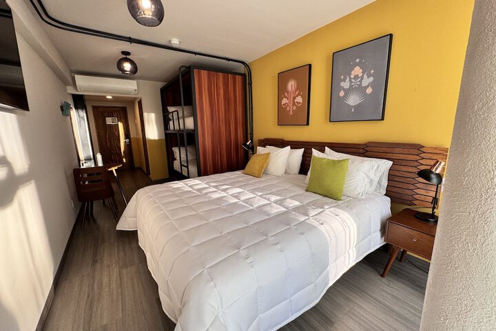Room 3 of 40