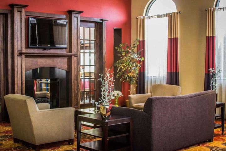 Hotel Lobby