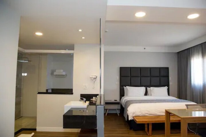 Room 16 of 48