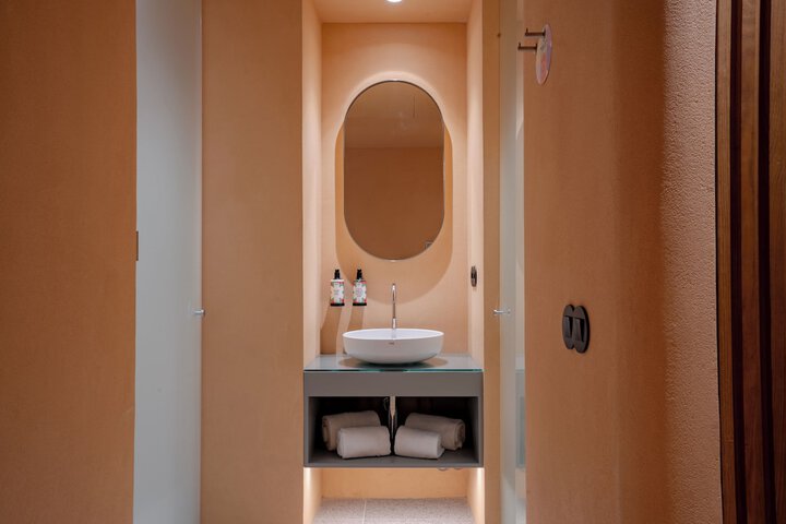 Room 15 of 43
