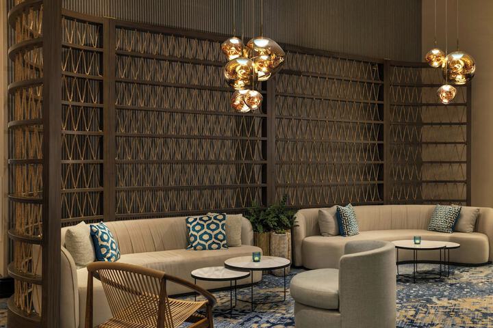 Lounge 50 of 63