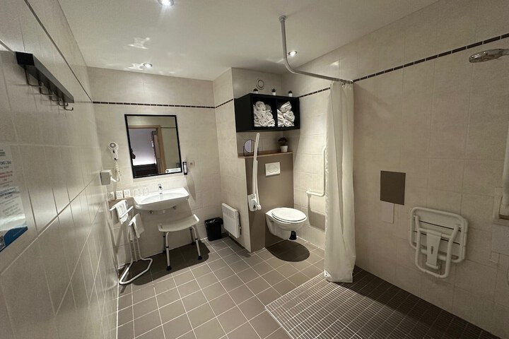 Clean Restrooms