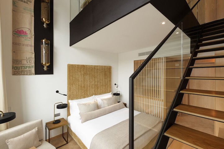 Room 6 of 61
