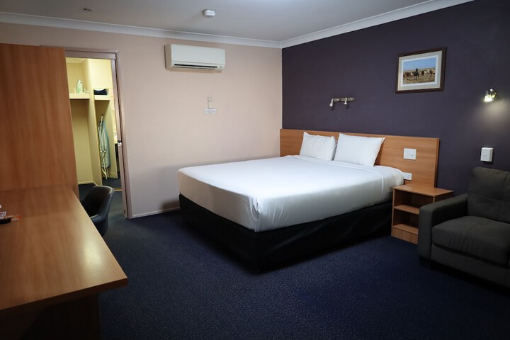 Room 3 of 13