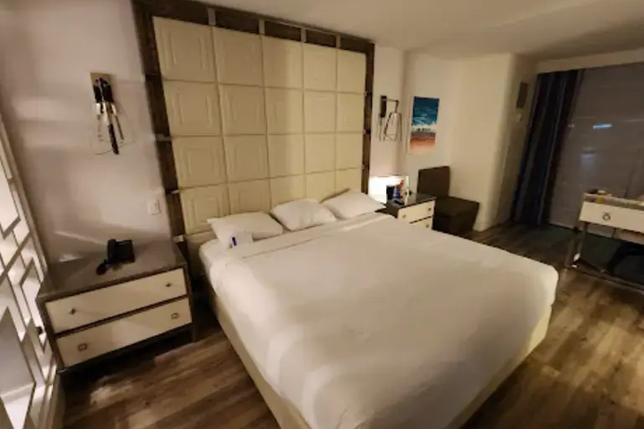 Room 3 of 11