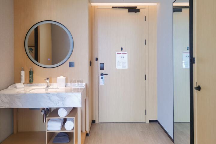 Room 13 of 67