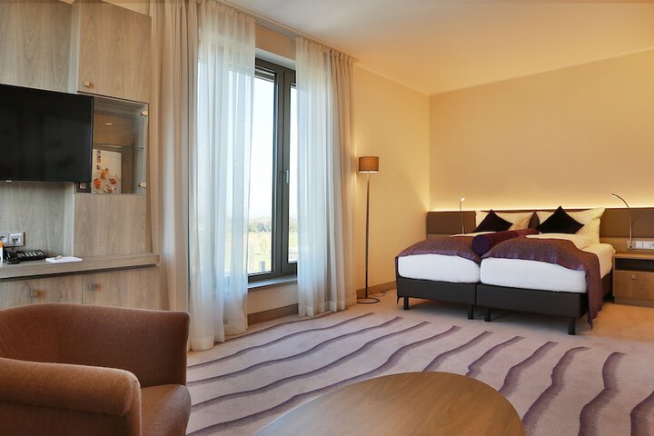 Room 9 of 32