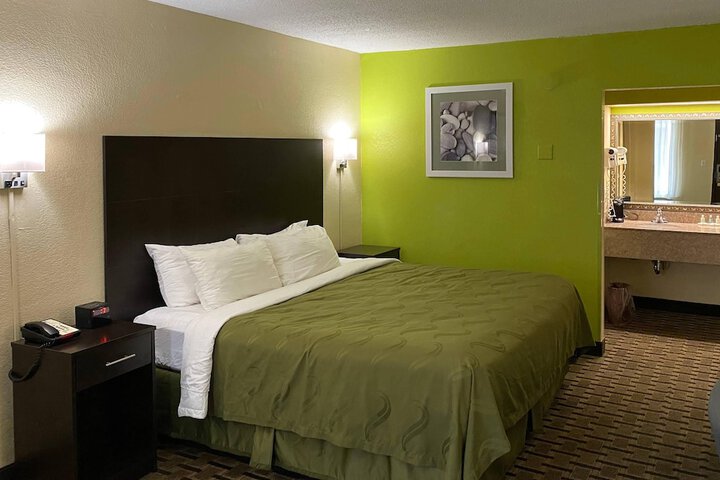 Room 15 of 35