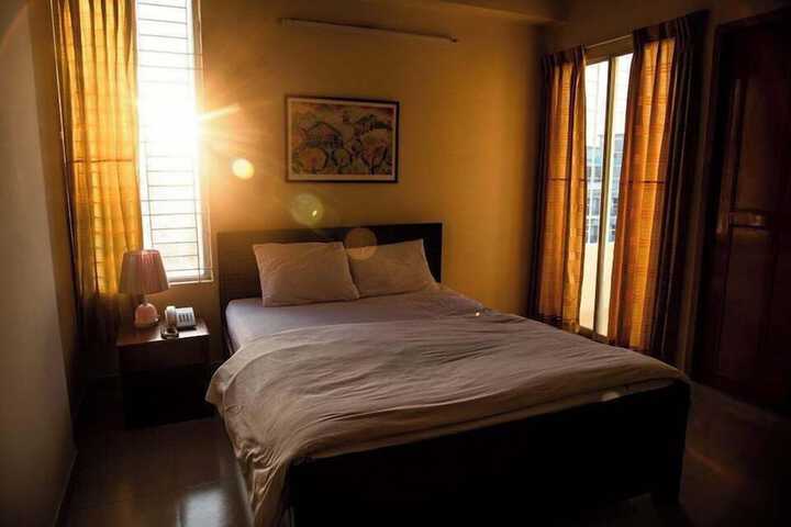 Room 8 of 16