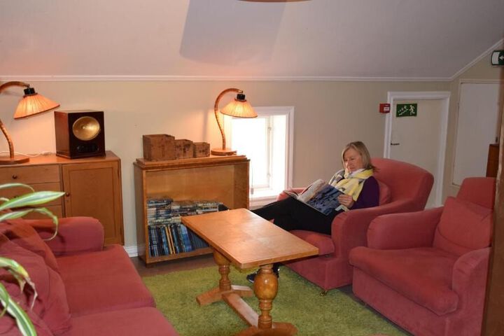 Room 9 of 50