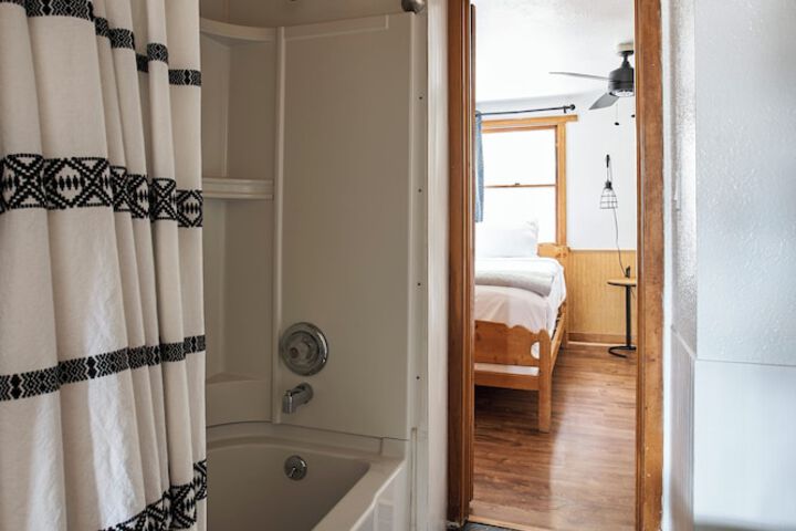 Room 165 of 177