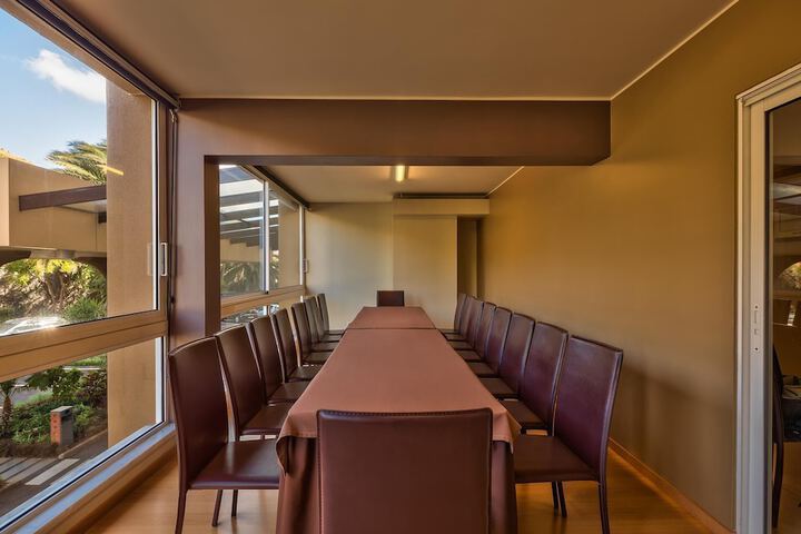 Business Center 170 of 179
