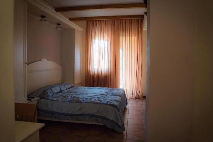Room 6 of 29