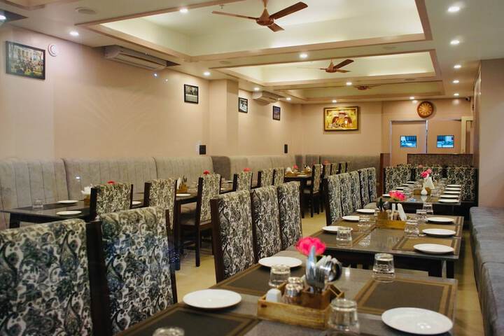 Dining 54 of 64
