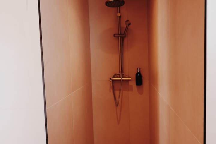Room 108 of 165