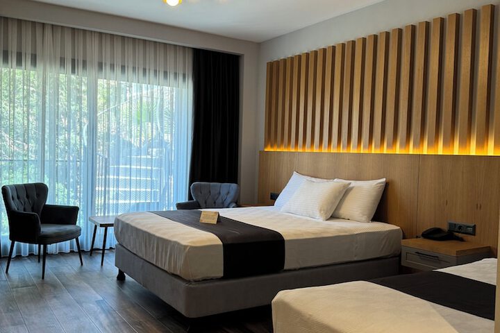 Room 26 of 74