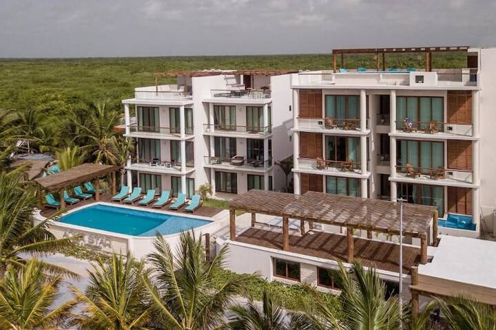 Exterior of Aquastar Hotel & Apartments