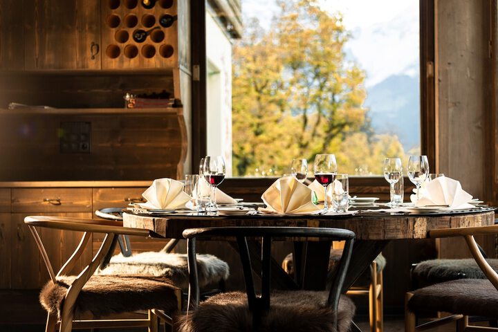 Dining 54 of 77
