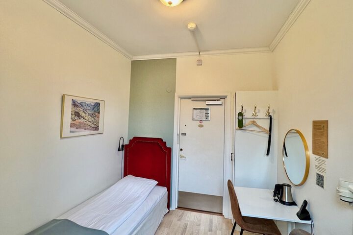 Room 109 of 212