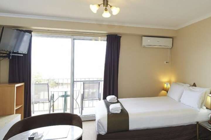 Room 21 of 33