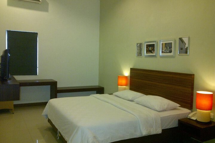 Room 21 of 37