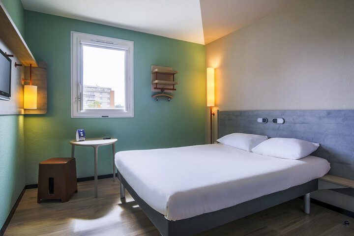 Room 4 of 51