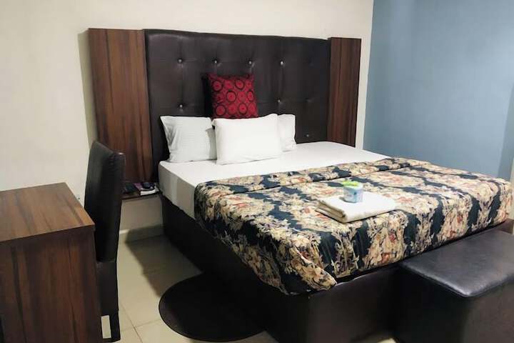 Room 9 of 53