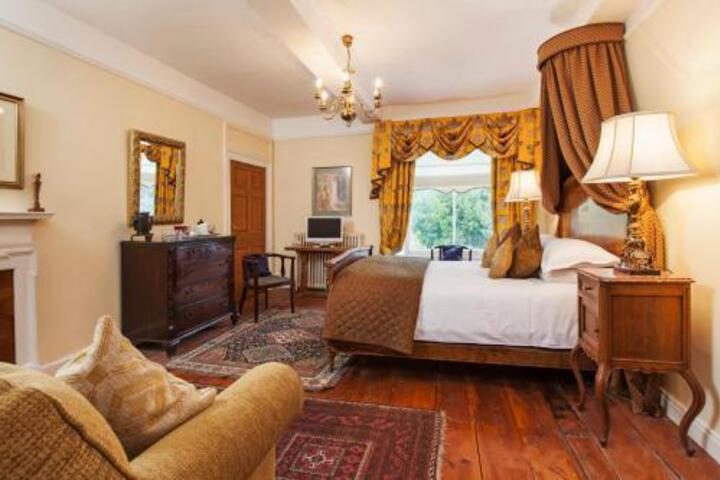 Room 3 of 11