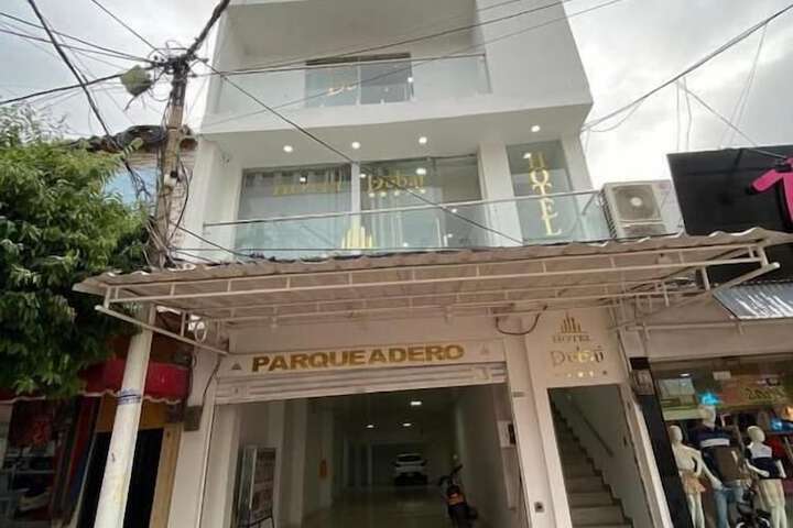 Hotel 4 of 5