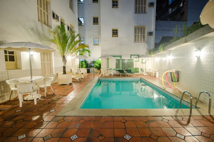 Hotel Pool
