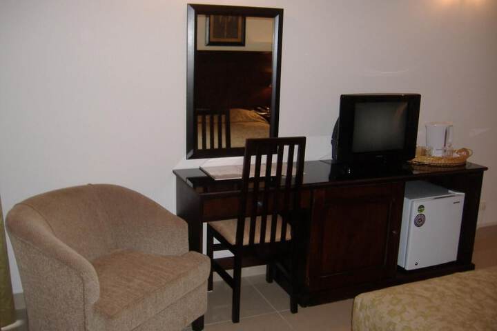 Room 10 of 20