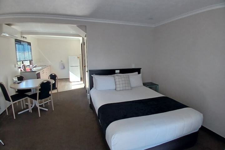 Room 52 of 120