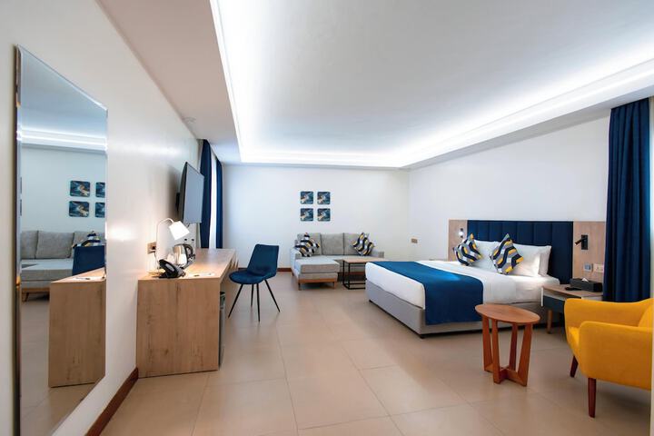 Room 26 of 38