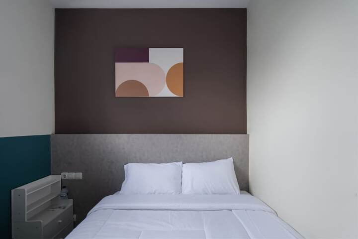 Room 11 of 16