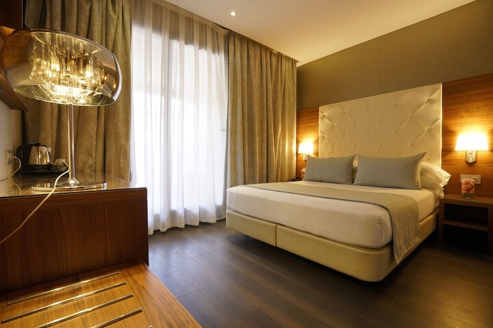 Room 3 of 55