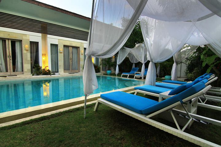 Pool Hotel